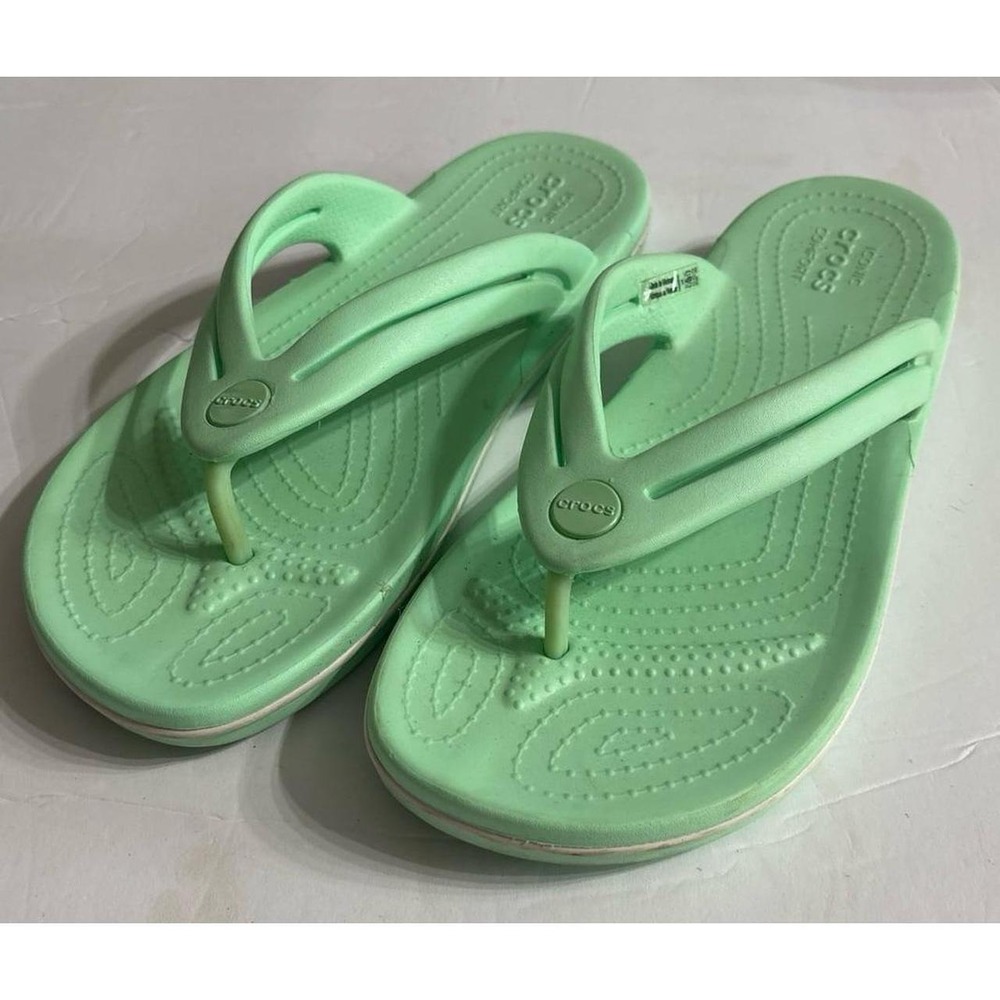 Crocs Women's Green Flip Flop Sandals (Sz. 8)